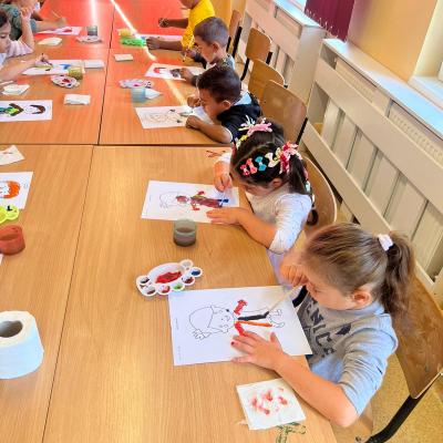 1. Pictura Oameni Colorati