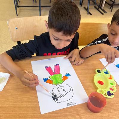 2. Pictura Oameni Colorati