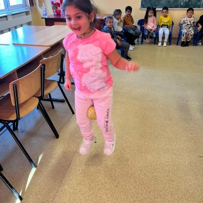 1. Sarituri Cu Mingea