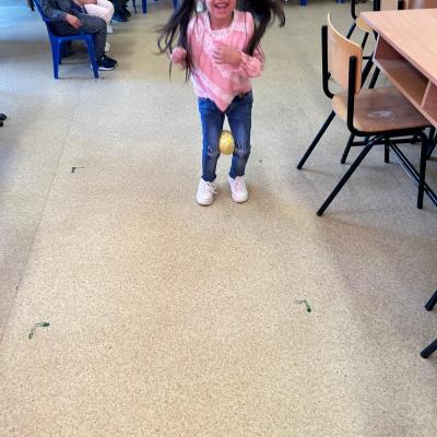 2. Sarituri Cu Mingea