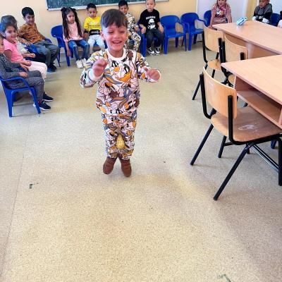 4. Sarituri Cu Mingea